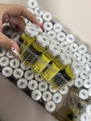 Nhấm xăng chai dung dịch lipolytic để đốt cháy chất béo